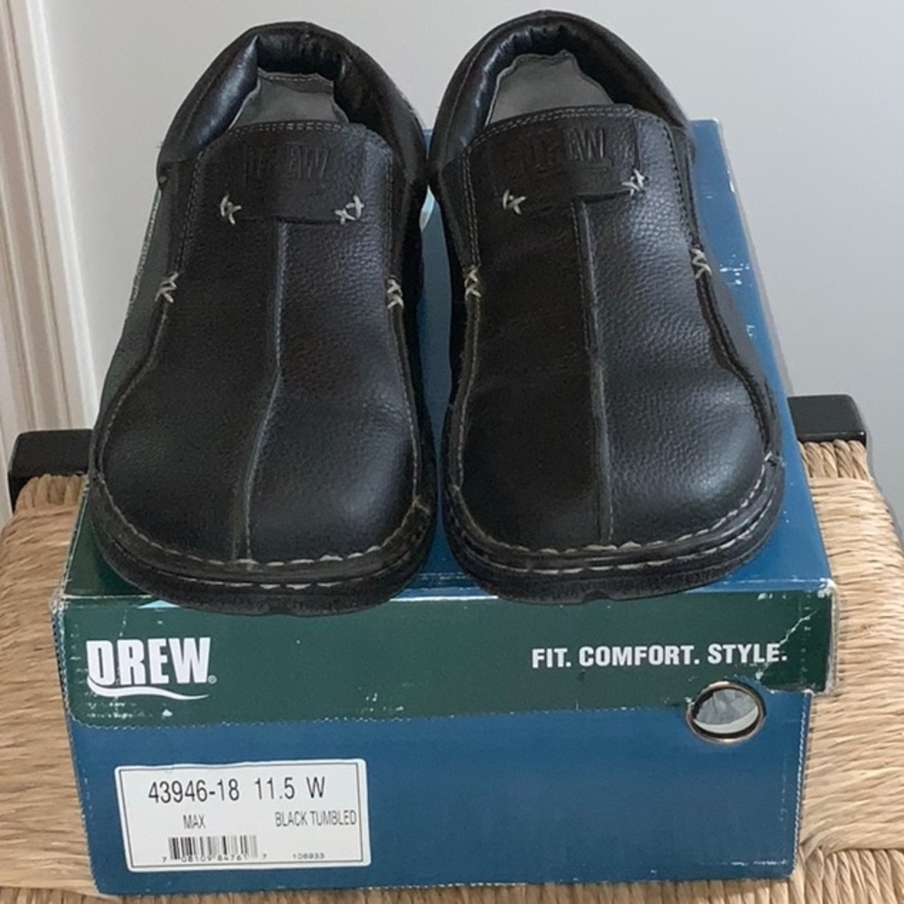 DREW Max 11.5 Wide Black Tumbled Leather